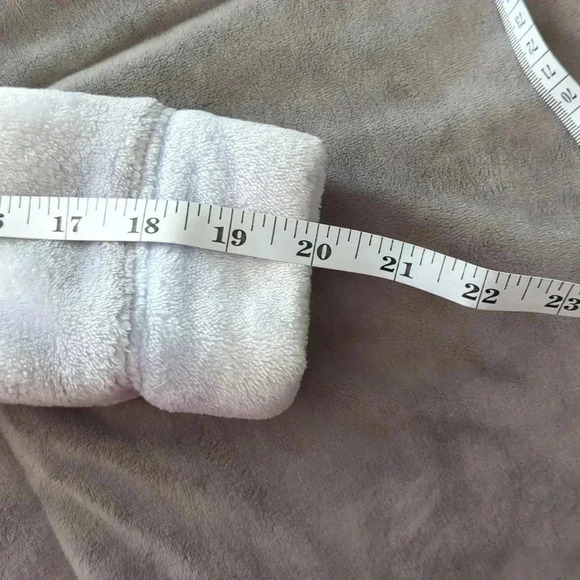 So faded pattern sweater. - Picture 6 of 6